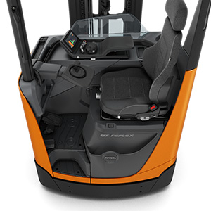 Overzicht van de opbergruimte in de cabine van een BT Reflex reachtruck