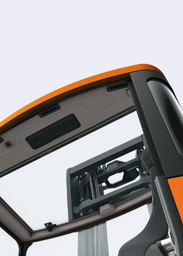 Chariots à mât rétractable Toyota BT Reflex avec cabine pour entrepôts frigorifiques 